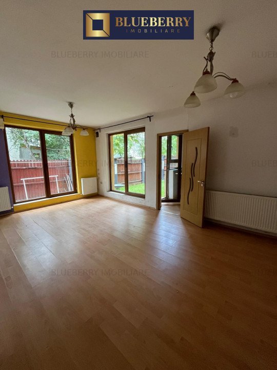 Casa tip Duplex, 4 camere, 90 mp, 2 bai, curte proprie, terasa, zona Mall Vitan