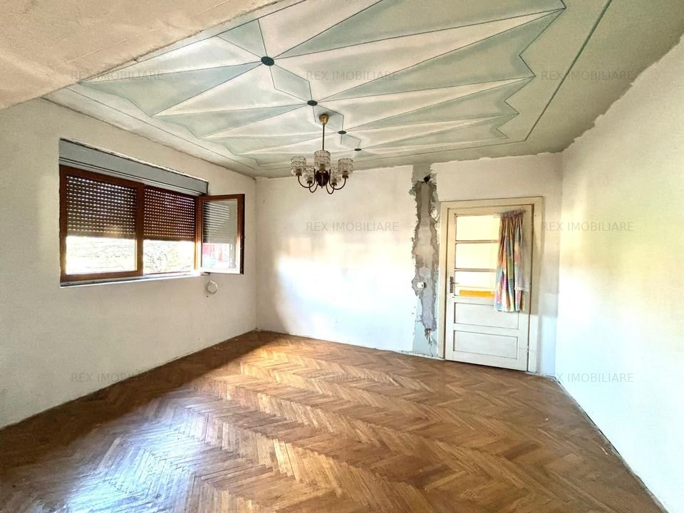 Ocazie - Casa cu 5 camere - 1619 e/ mp - Zona Girocului