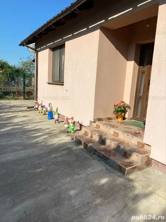 Casa Individuala 3 camere decomandate - Zona Ronat