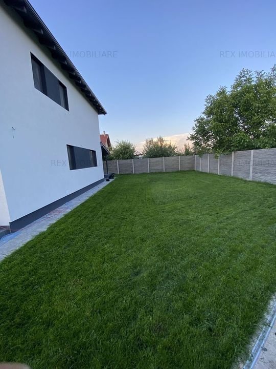 Casa individuala cu 4 camere - Zona Centrala - Utvin