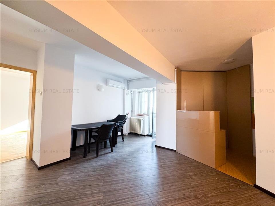 Apartament 6 camere de inchiriat Piata Alba Iulia