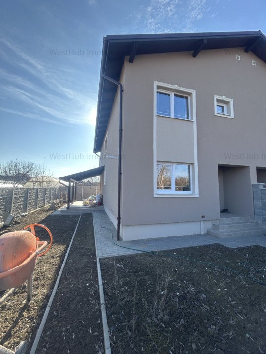 Duplex 4 camere, 113mp utili, 250mp teren , P+E, Utvin