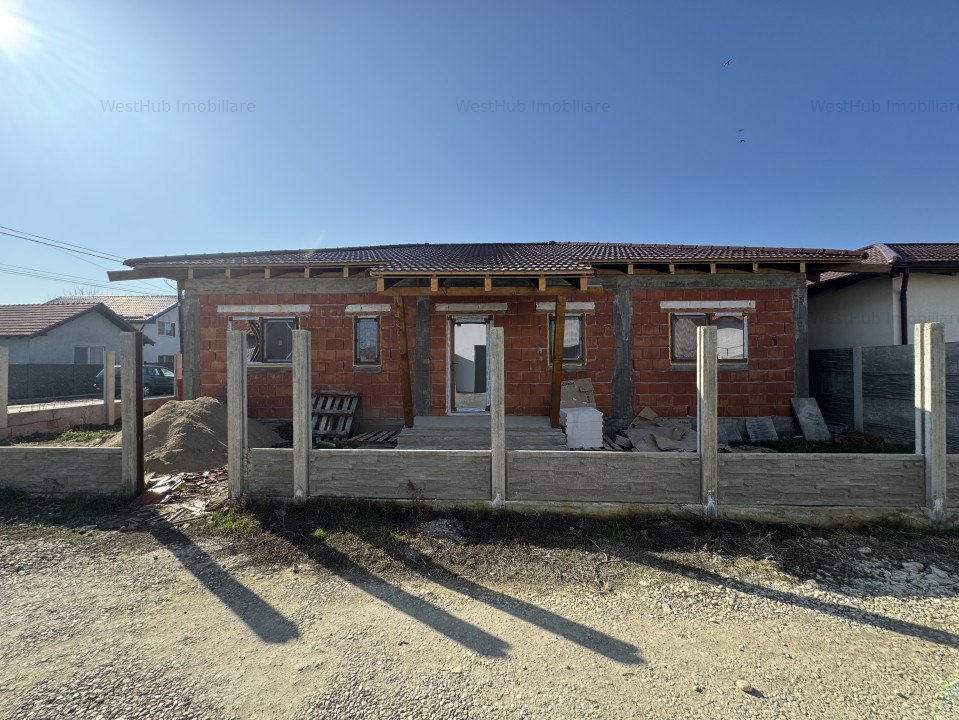 Casa individuala, 4 camere, 2 bai, 104mp utili, 400 teren,  Utvin