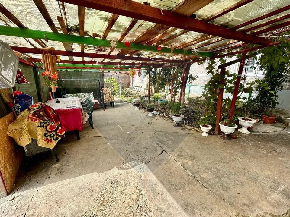 Casa / Vila cu 5 camere de vanzare