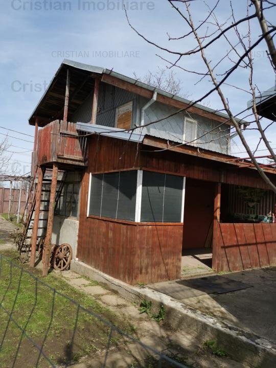 Casa Lacu Sarat, 2 camere, caramida, St-530 mp