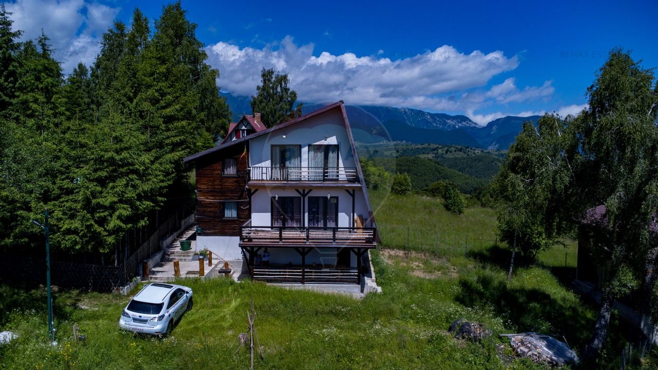 Casa / Vila de vanzare cu teren de 4 160 mp. Moieciu de Jos