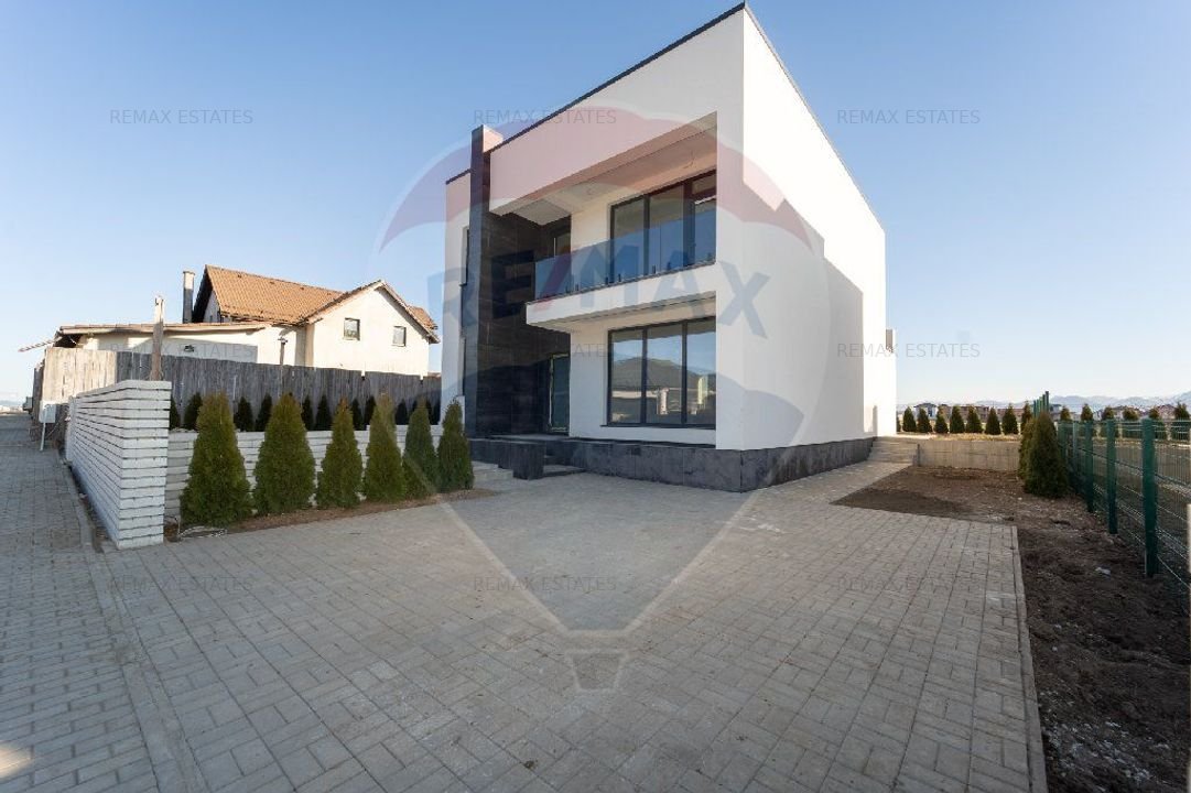 Casa Moderna de Vanzare in Sanpetru