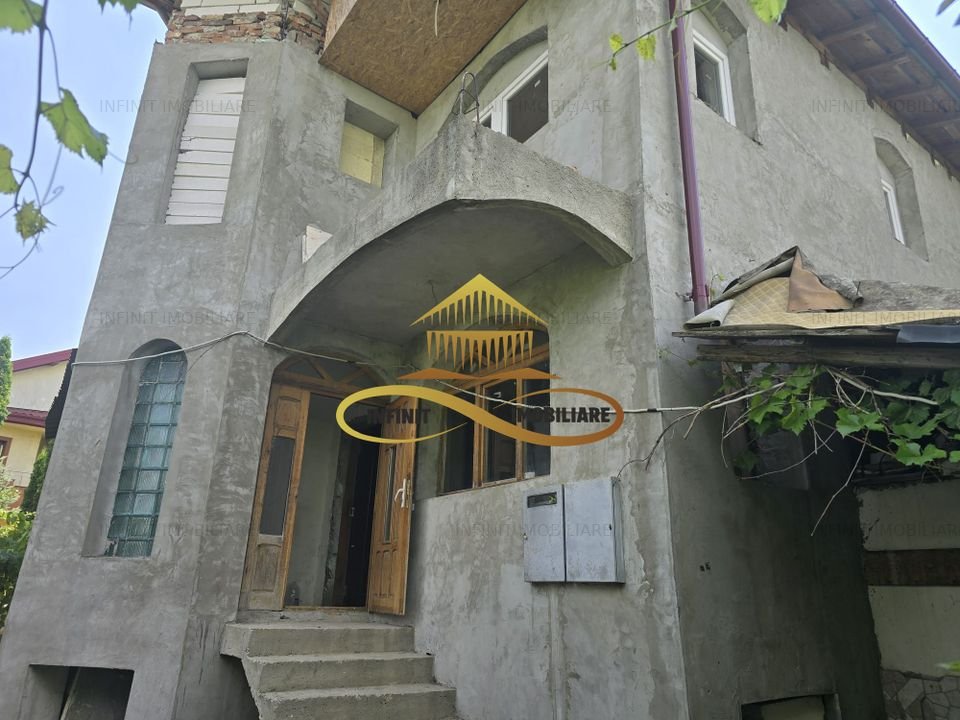 Casa/vila de vanzare in oras / Narcisa sau schimb cu apartament