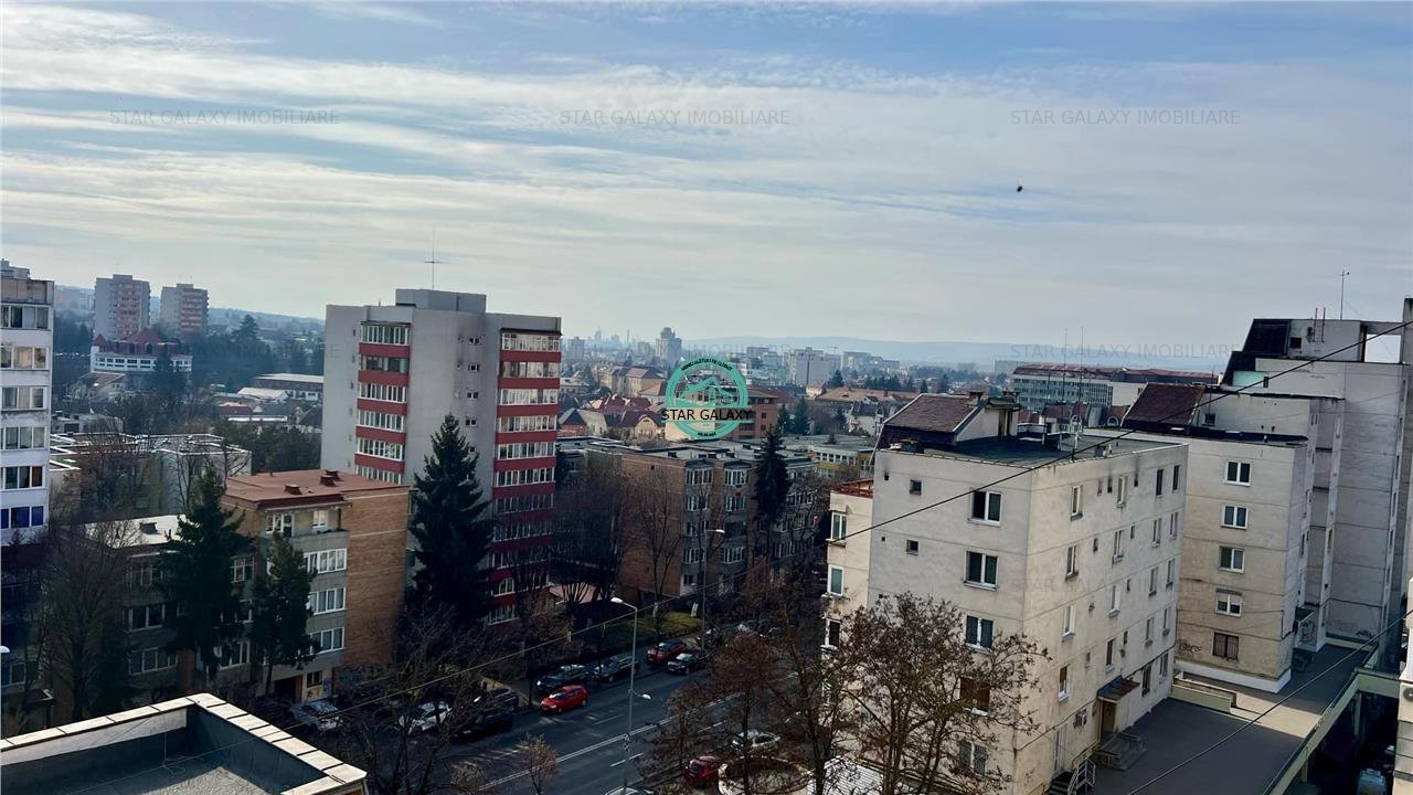 Inchiriez apartament cu 3 camere , decomandat zona Poli 2