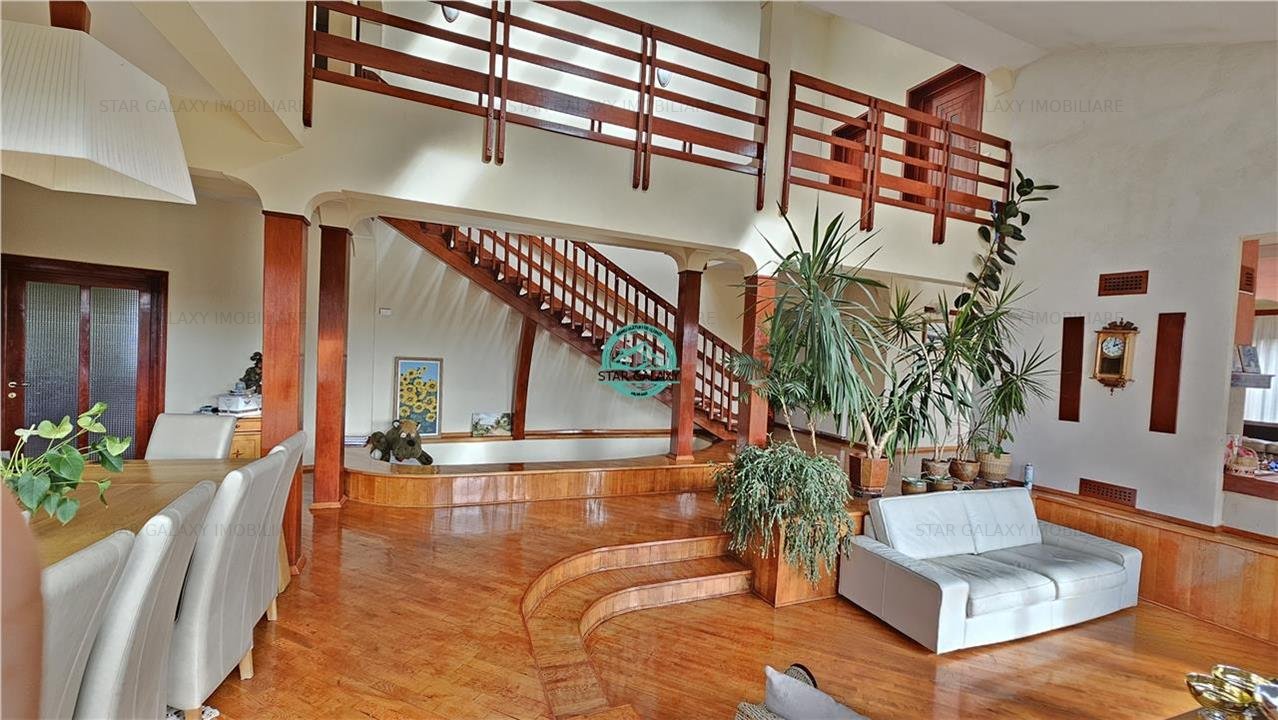 Vand casa de 380 mp, cu teren de 3500 mp in Sangeorgiu de Mures