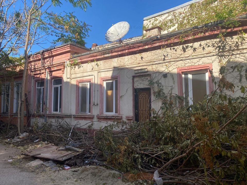 Casa +teren de vanzare Zona Unirii