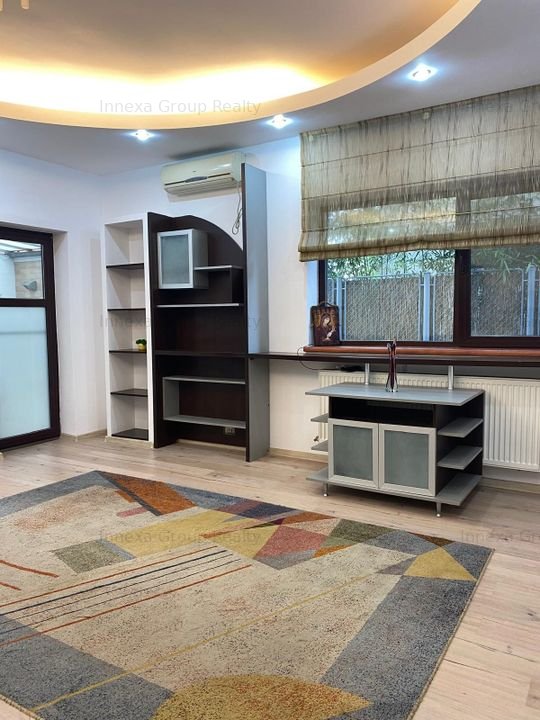 Domenii - O Casa Eleganta cu 5 Camere si Curte Pavata