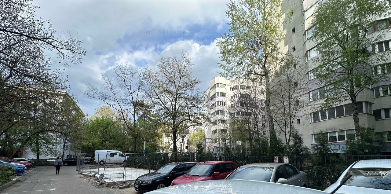 Apartament de 3 camere decomandate in zona Mihalache-1 mai