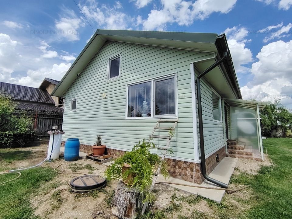 Casa 2 camere cu teren 2539 mp Ciocanesti Cretu - Jud. Dambovita