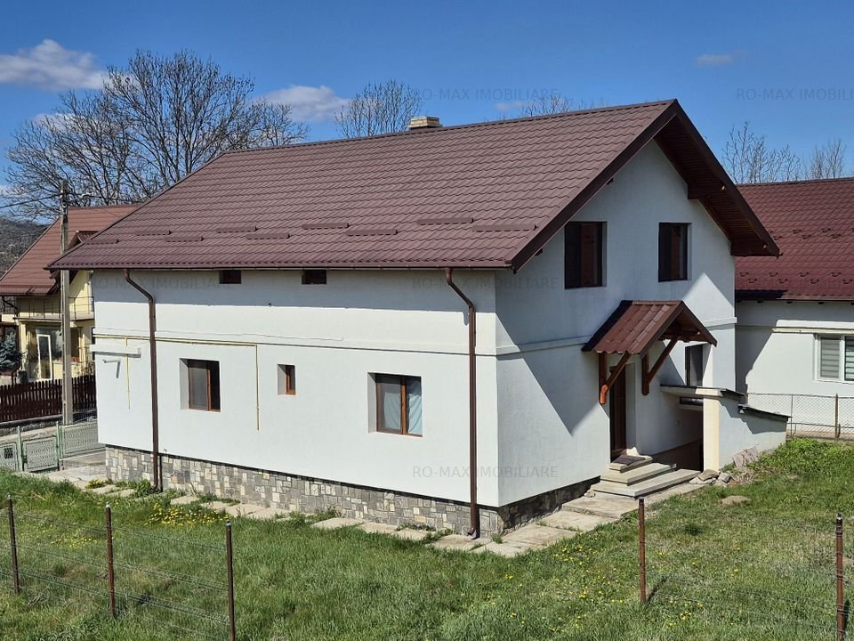 Vila Cornu-Prahova complet mobilata/utilata '' 350 mp + teren 500 mp''