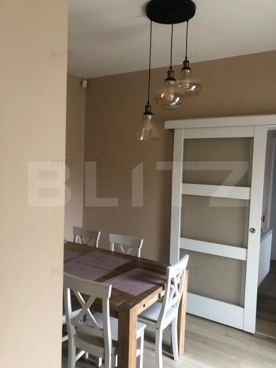 Casa moderna de 200 mp, D+P+E, cu terasa si curte privata, zona centrala
