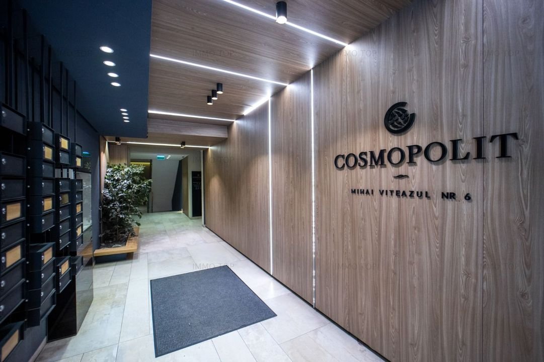 Proprietar vand apartament 2 camere cu terasa si parcare, Cosmopolit