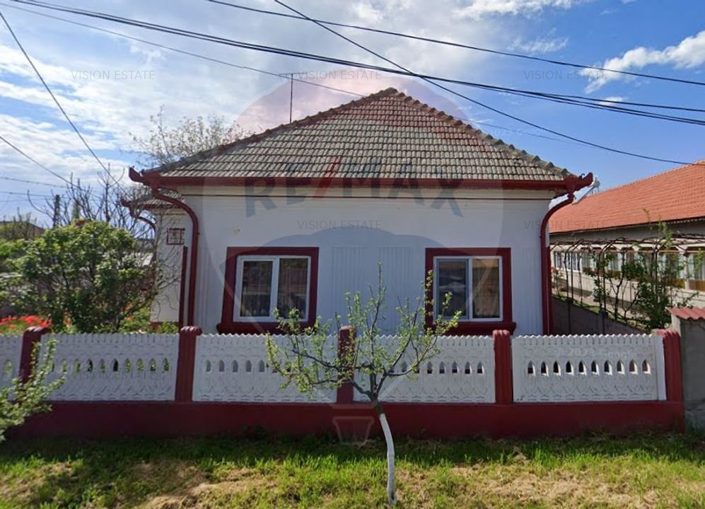 Casa si teren de 9 600mp de vanzare in Galicea Mare