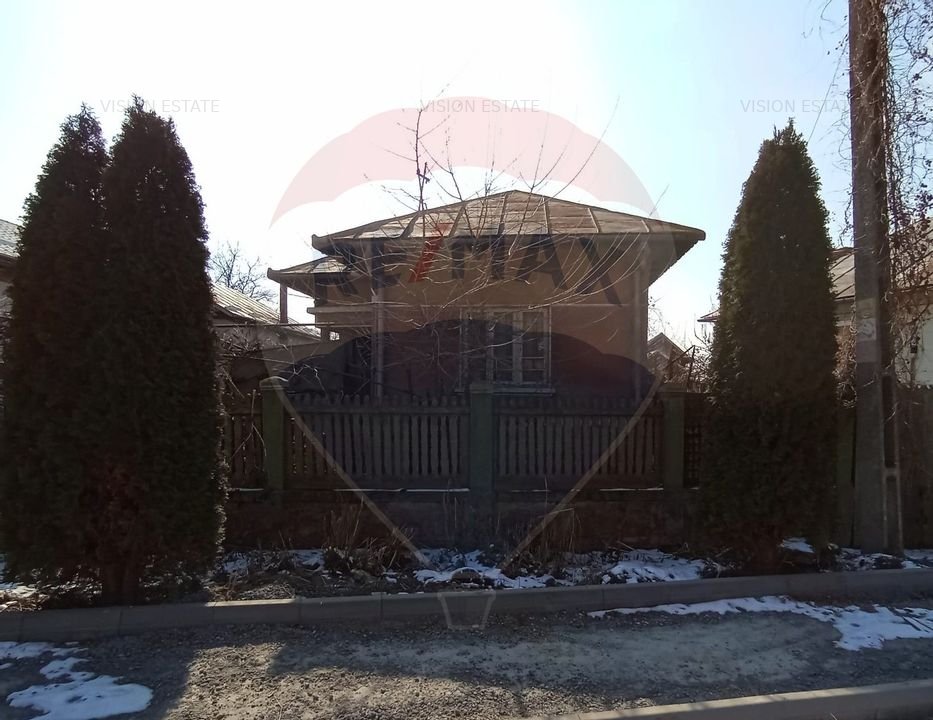 Casa batraneasca cu teren genetos de vanzare in Isalnita