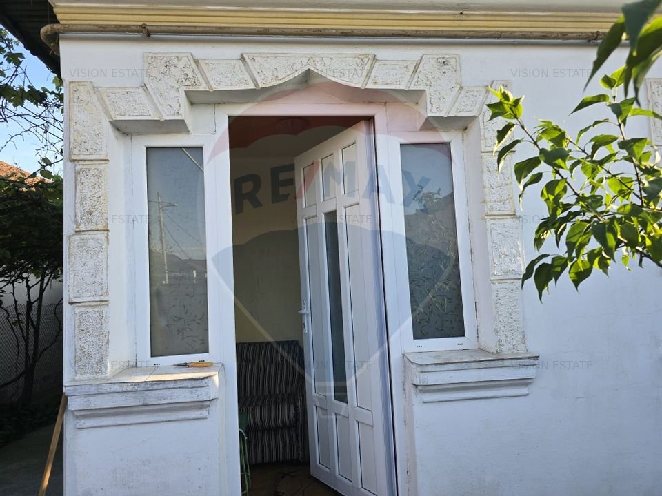 Casa / Vila cu 3 camere de vanzare in zona Brestei