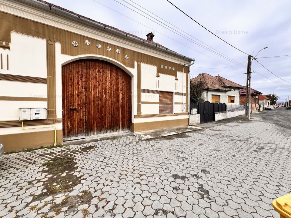 Casa 250 mp utili si 1000 mp teren de vanzare in Mandra jud. Brasov