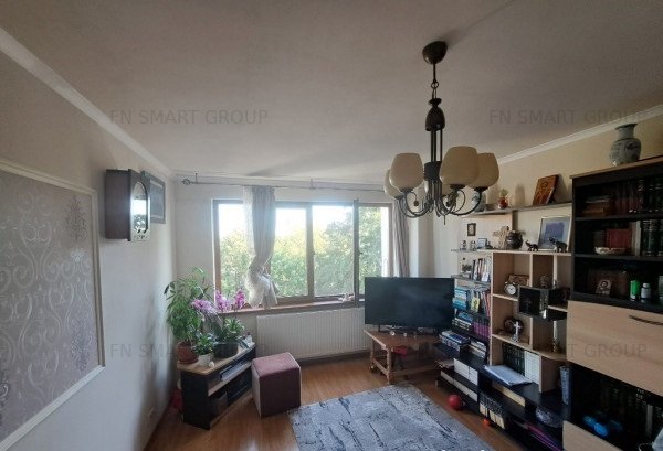 Apartament 3 camere semidecomandat/ Piata Domenii/ Ion Mihalache