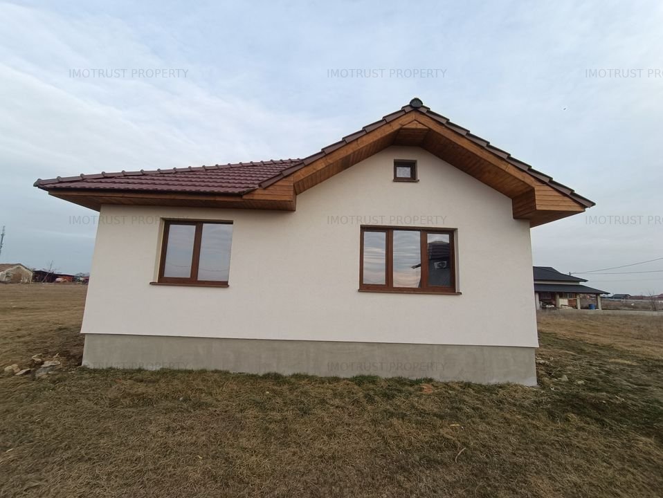 Casa de vanzare in Livada, Arad - Ideala pentru familii!