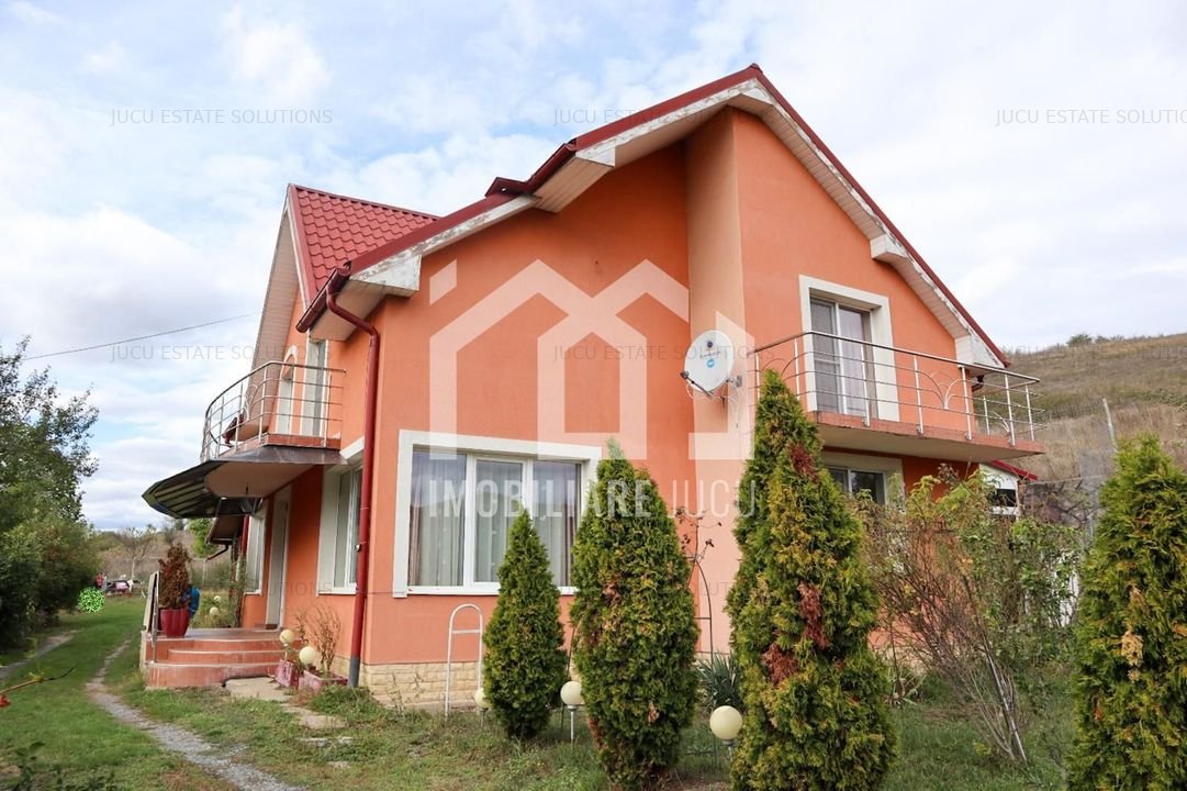 Casa spatioasa, teren generos, 6 camere, Gadalin, comuna Jucu