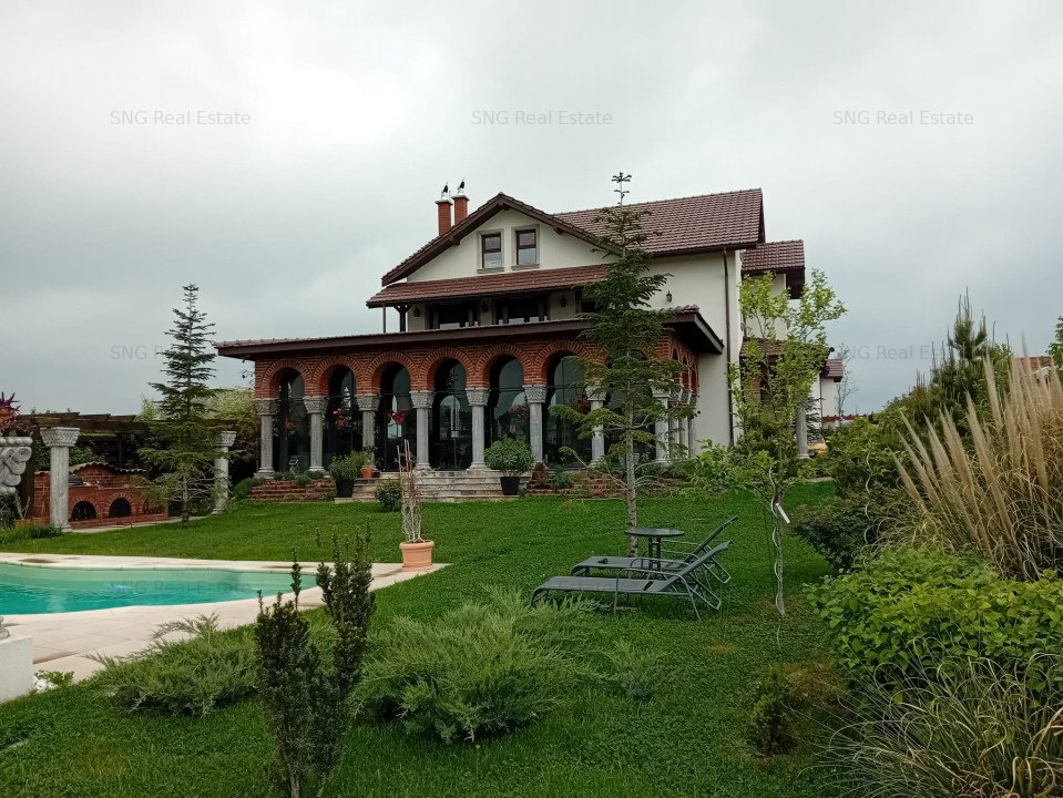 De vanzare vila exceptionala in stil Neo Romanesc cu vedere la lac si padure