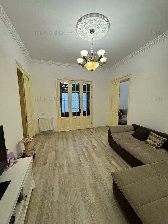 Parter in Vila,renovat cu curte proprie