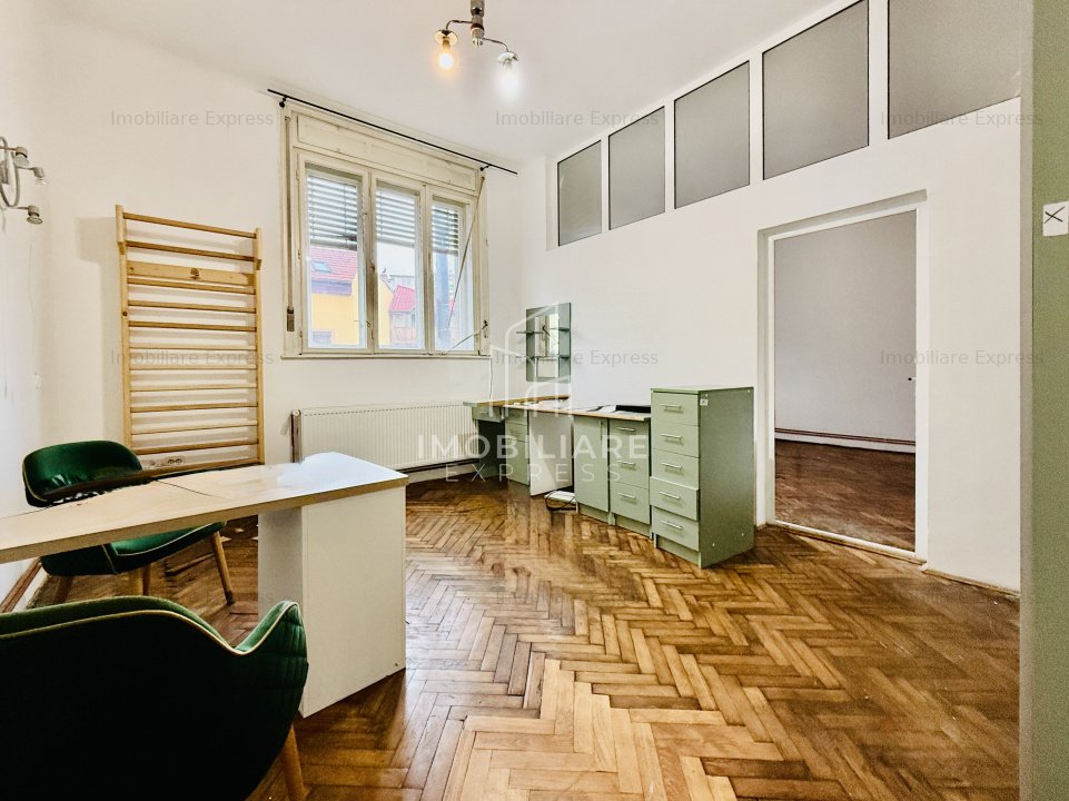 Spatiu in casa , stradal - Semicentral / Gara