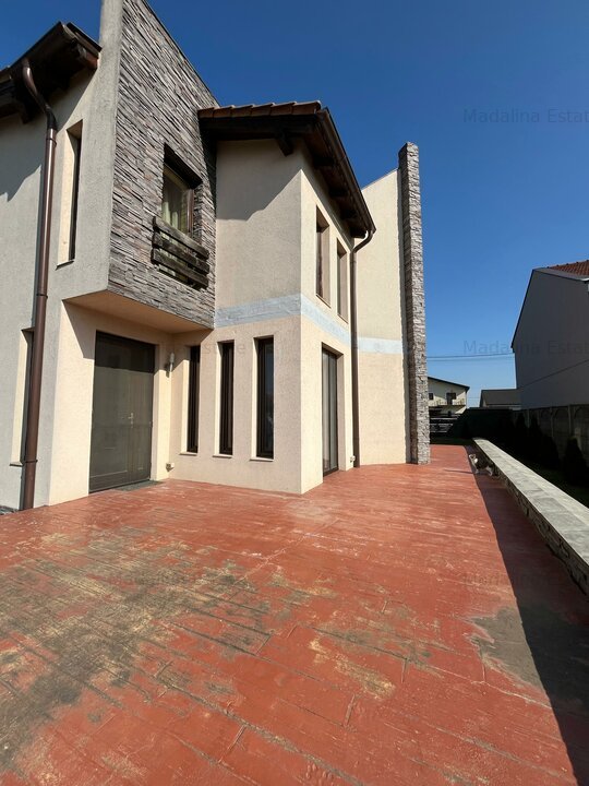 Casa individuala deosebita cu etaj in Mosnita Noua, 224mp utili, 3 bai, 6 camere