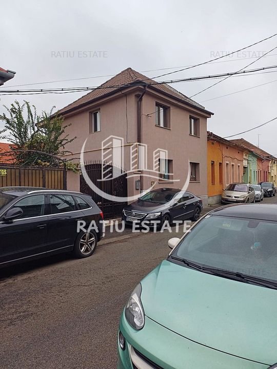 Casa cu 6 camere | Curte Individuala | Zona Ultracentrala | Oradea