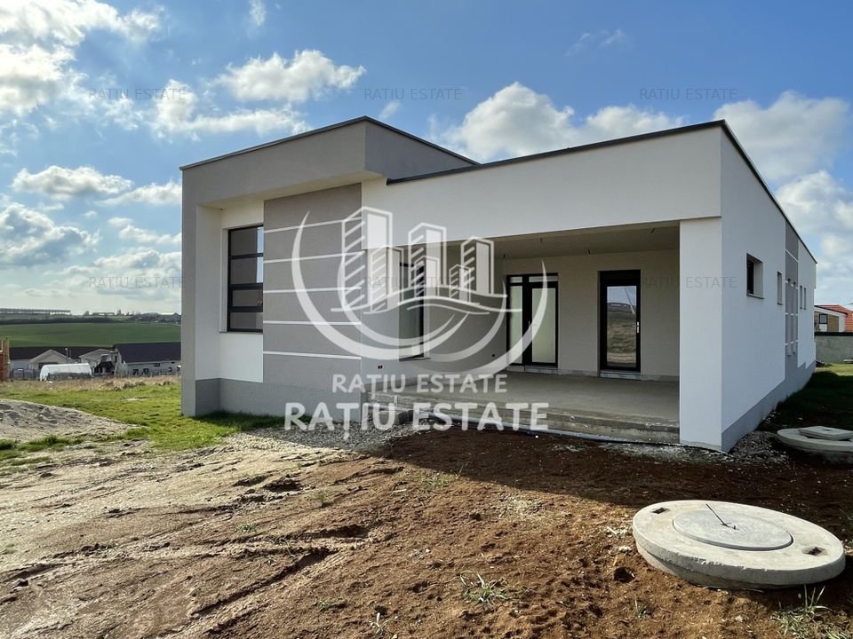 Casa pe nivel cu 4 camere | Cihei | Bihor