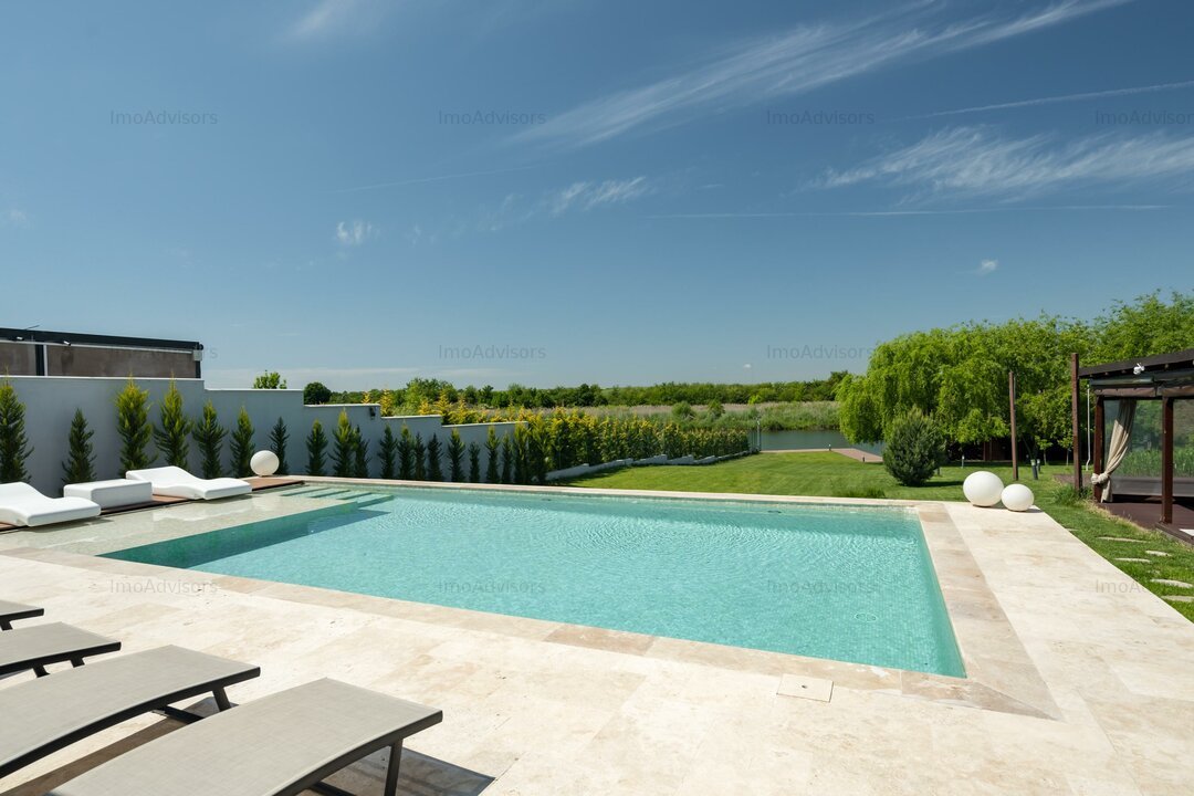 Vila individuală cu piscină și deschidere la lac – Izvorani, zona exclusivistă