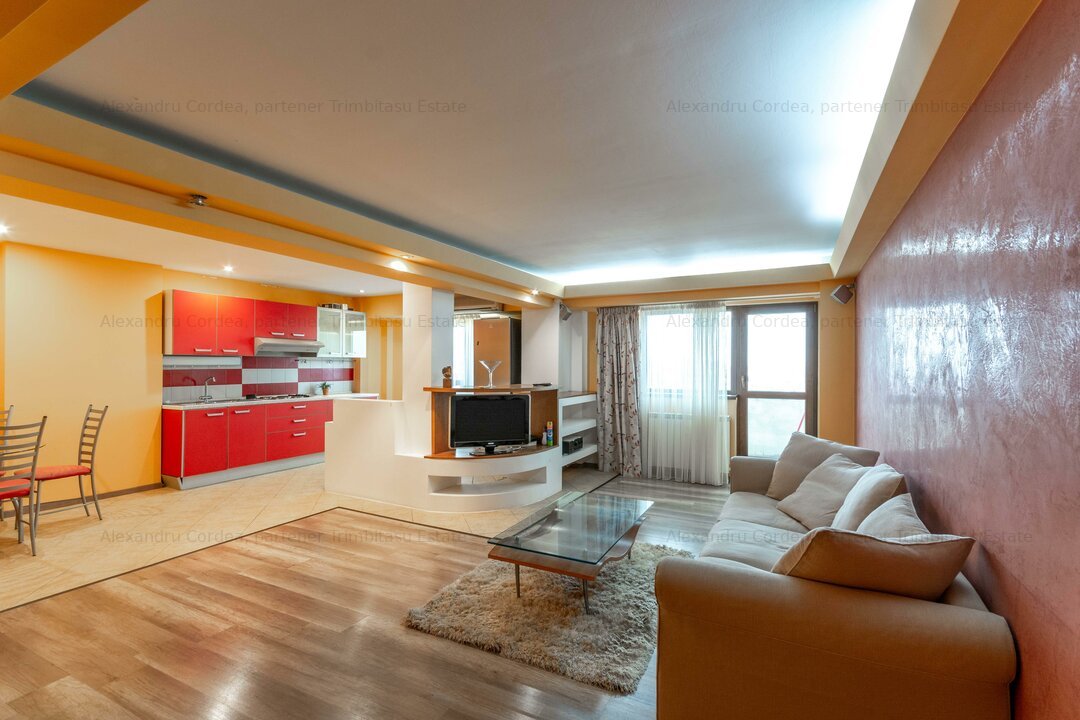 Decebal - Piata Alba Iulia nr 1, apartament cu 3 camere de inchiriat, comision 0