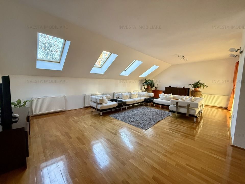 Casa de vanzare/zona centrala-Ideala pt locuinta sau spatiu comercial