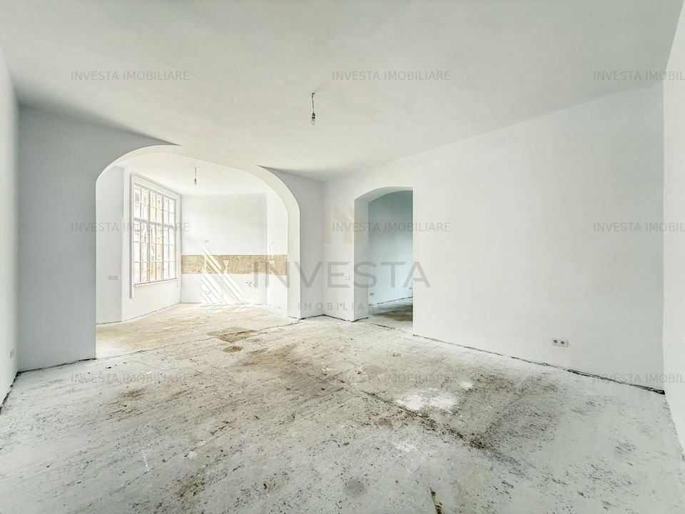 Casa semifinisata de vanzare pe strada Brasov!