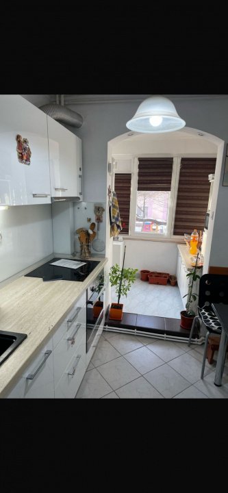 Apartament 3 camere centrala proprie | Etaj 1 | Metrou Nicolae Grigorescu