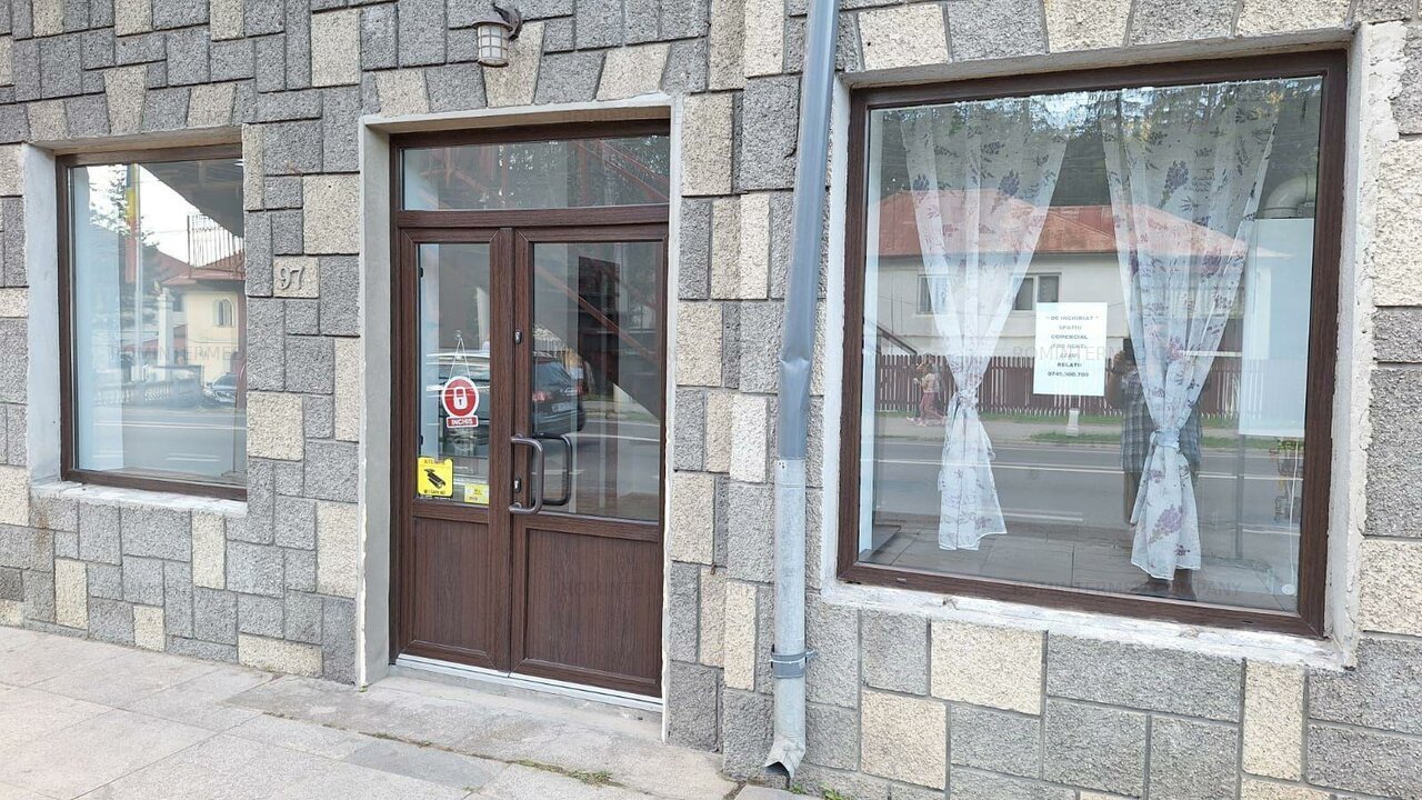 Busteni , zona Gării, Spațiu comercial , 23mp , de inchiriat