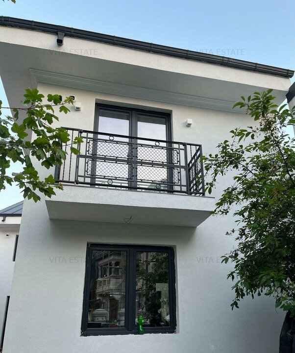 Vila 4 camere + 90 mp curte - constructie 2024 - zona centrala