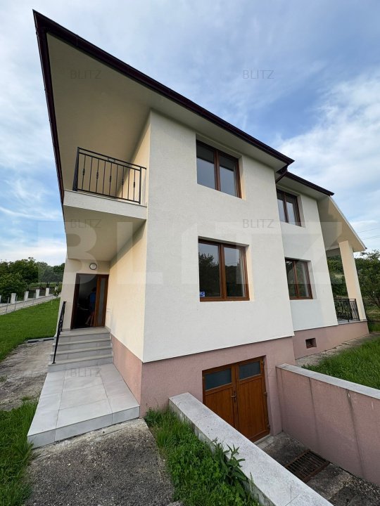 Casa de vanzare, cu 4 camere, 180 mp, zona strazii Ghinzii