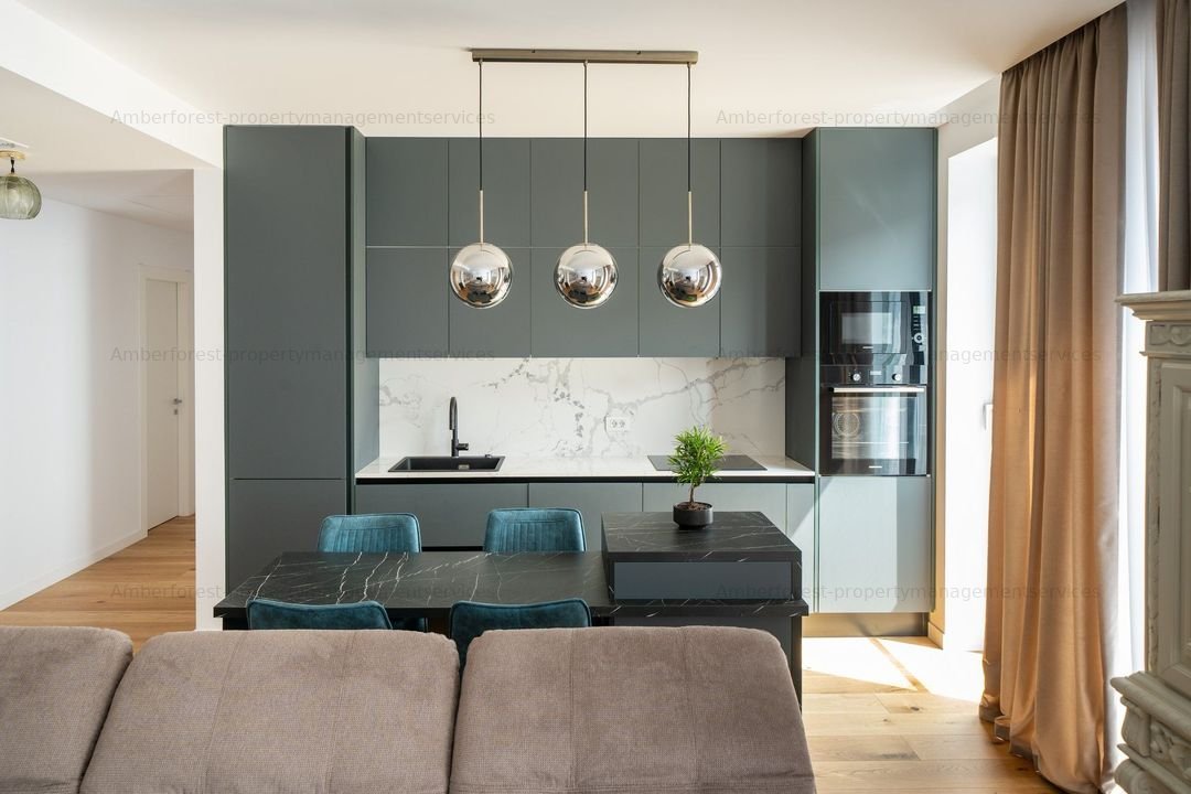 Apartament de 3 camere in Amber Forest