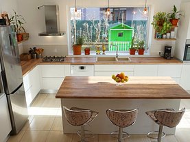 Casa de vânzare 6 camere, în Mamaia, zona Nord