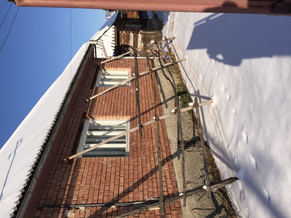 Vând casă in Leordina casa/vila cu 4 camere de vanzare in Leordina