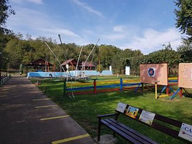 Vânzare pensiune + Parc de distractii în Pietrosani