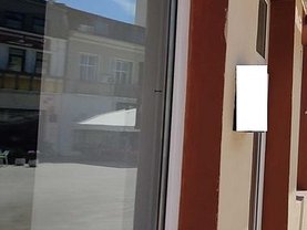 Vânzare spaţiu comercial