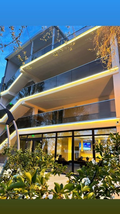 Vând hotel 3 stele in zona Rex stațiunea Mamaia