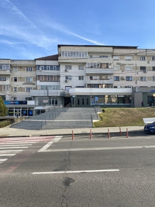 De închiriat spatiu comercial 205mp ultracentral Onesti
