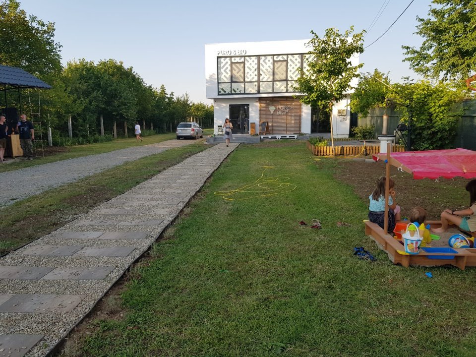 Ideal pt spatiu comercial/industrial